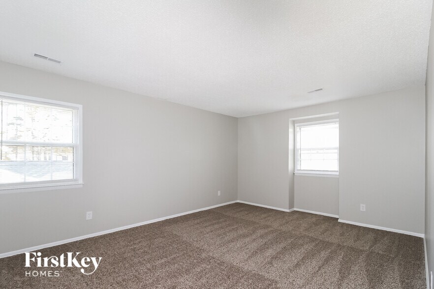 Building Photo - 1923 Greenstone Pl