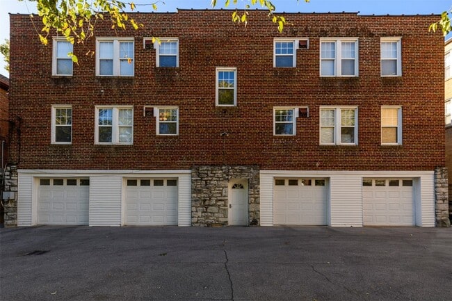 Building Photo - 7331 Forsyth Blvd