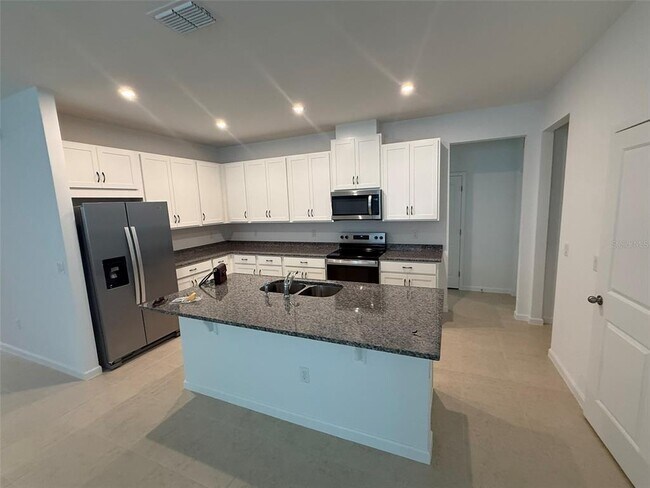 Building Photo - 13256 Pergola Ave