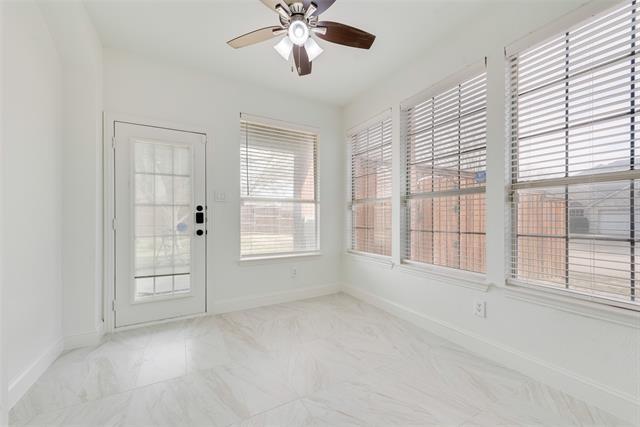 Building Photo - 3400 Oleander Dr