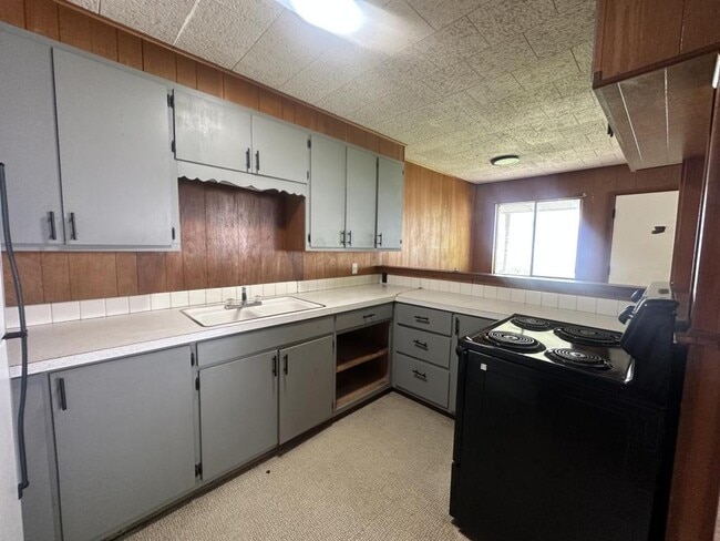 Building Photo - 507 S Connor Ave