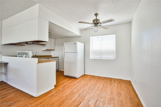 Building Photo - 5816 Bromley Ave