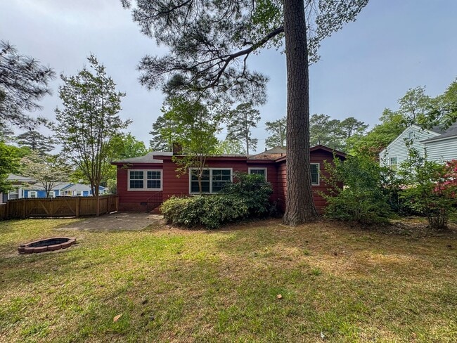 Building Photo - Charming 3 Bed 2 Bath Fayetteville Home