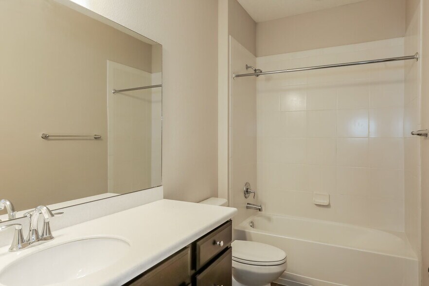 Building Photo - 16162 Blossom Lake Dr