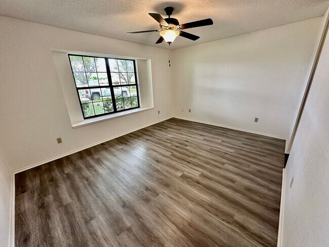 Building Photo - 225-227 Kettler