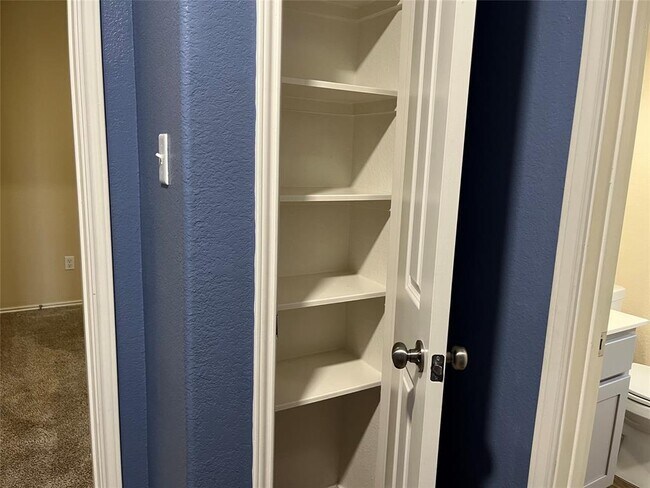 Building Photo - 104 Granville Ct