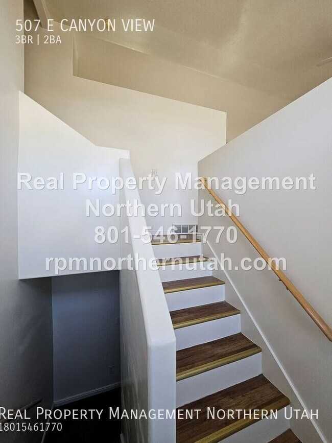 Building Photo - 507 Canyon View Dr