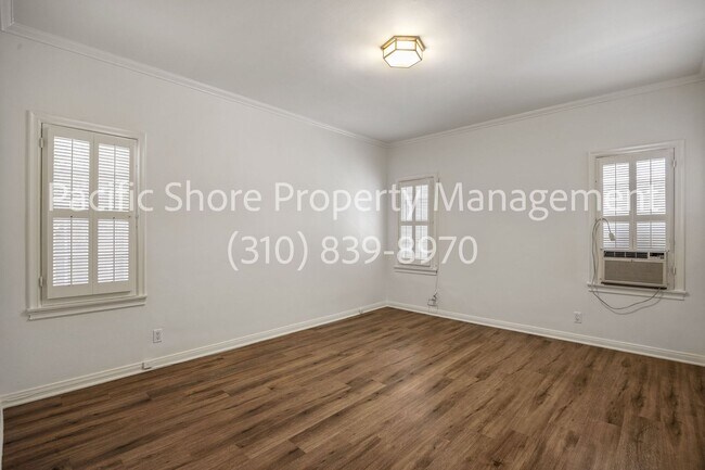 Building Photo - 458 S Roxbury Dr