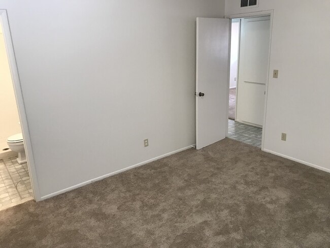 Building Photo - Tempe 3 Bed, 2 Bath Single Story in Cul de...
