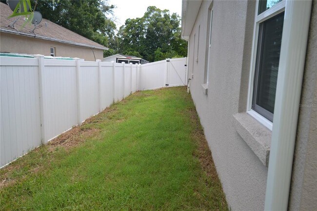 Building Photo - 281 Diogenes St
