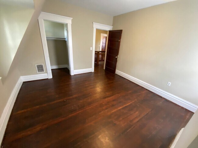 Building Photo - 426 E 15th Ave