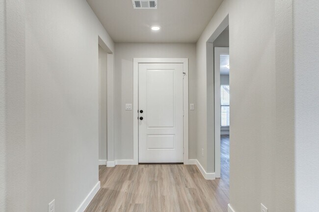 Building Photo - Brand New 4/2 in South Lubbock!