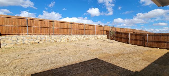 Building Photo - 2644 Oneida Ln