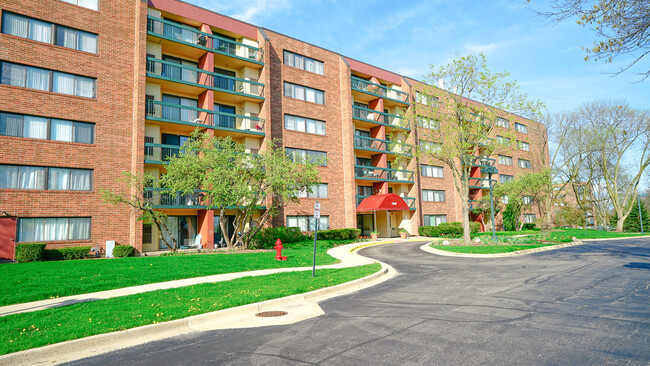 Building Photo - 1840 Huntington Blvd