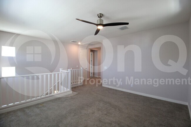 Building Photo - 678 N Bay Dr