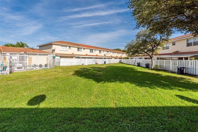 Building Photo - 6263 SW 139th Ave