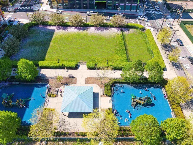 Building Photo - 1500 Hudson St