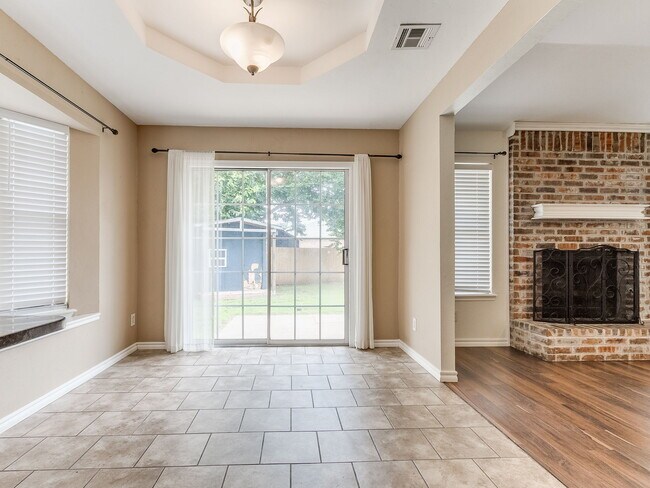 Building Photo - 17320 Sun River Ct