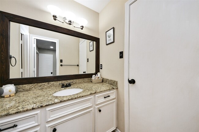 Building Photo - 12307 Lusterleaf Dr