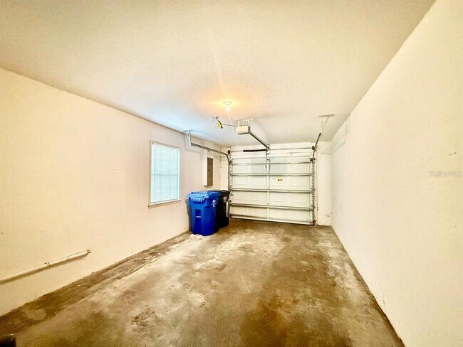Building Photo - 8173 Stone View Dr