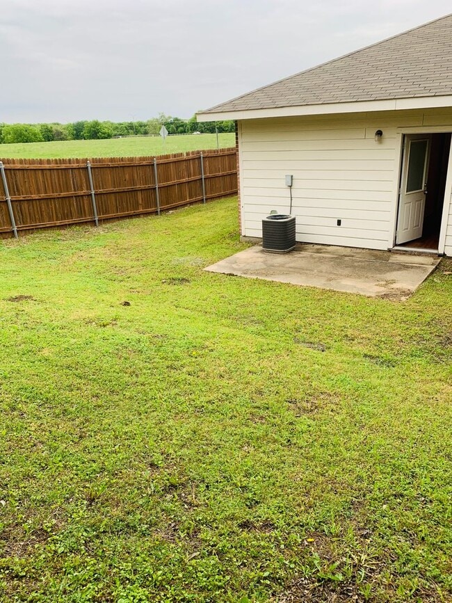 Building Photo - 3/2 Duplex in Arlington
