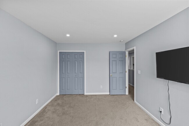 Building Photo - 4531 Dalbeth St