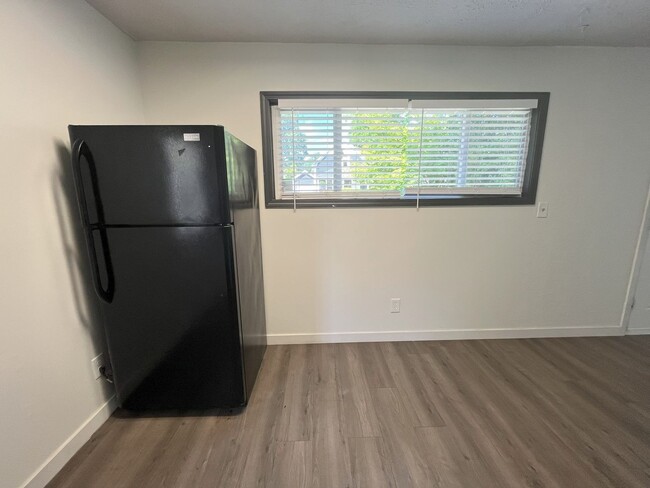 Building Photo - Modern 3-Bedroom Charmer with Bright Inter...