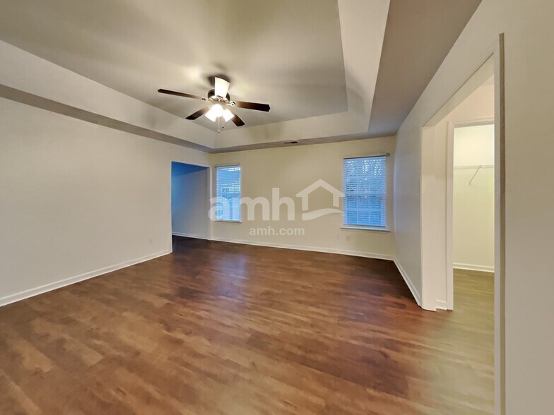 Building Photo - 126 Elrosa Rd