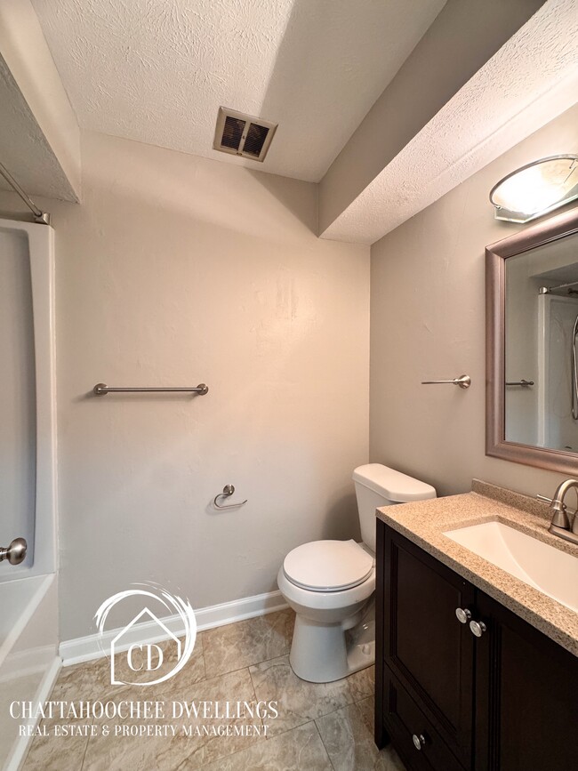 Building Photo - 6625 Charter Oaks Cir