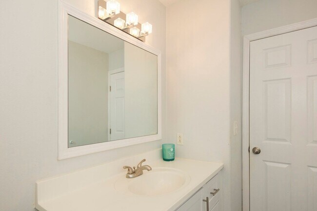 Guest Bathroom 3 - 15-2031 32nd Ave