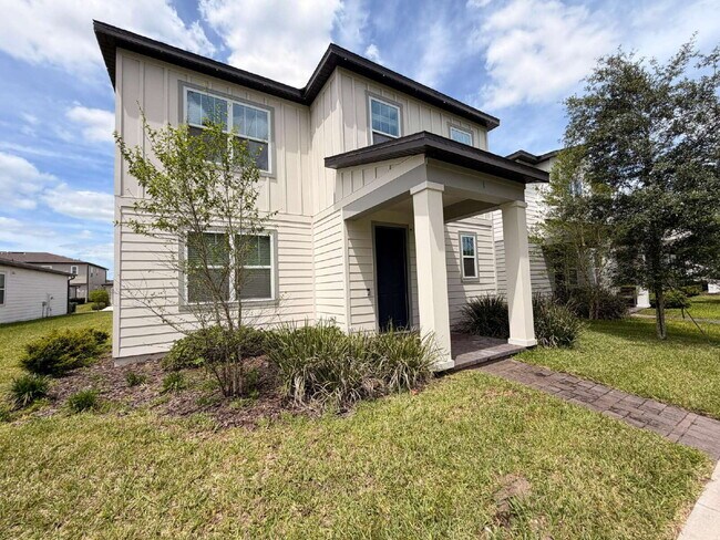Building Photo - "Spacious 3-Bedroom Retreat in Winter Garden - 5520 Sq Ft of Comfort!"