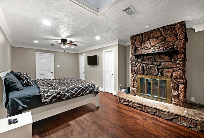 Building Photo - 6335 Tall Willow Dr