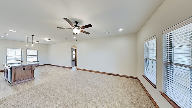 Building Photo - Very Nice 4 Bedroom 2 Bath Home in Yukon Schools