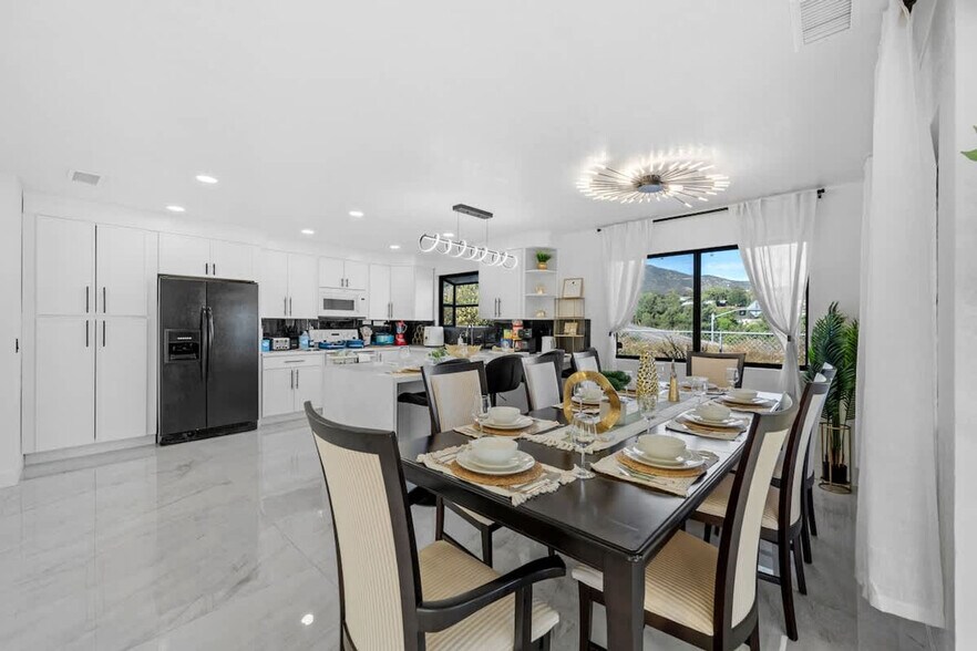 Building Photo - 14552 Skyline Truck Trail