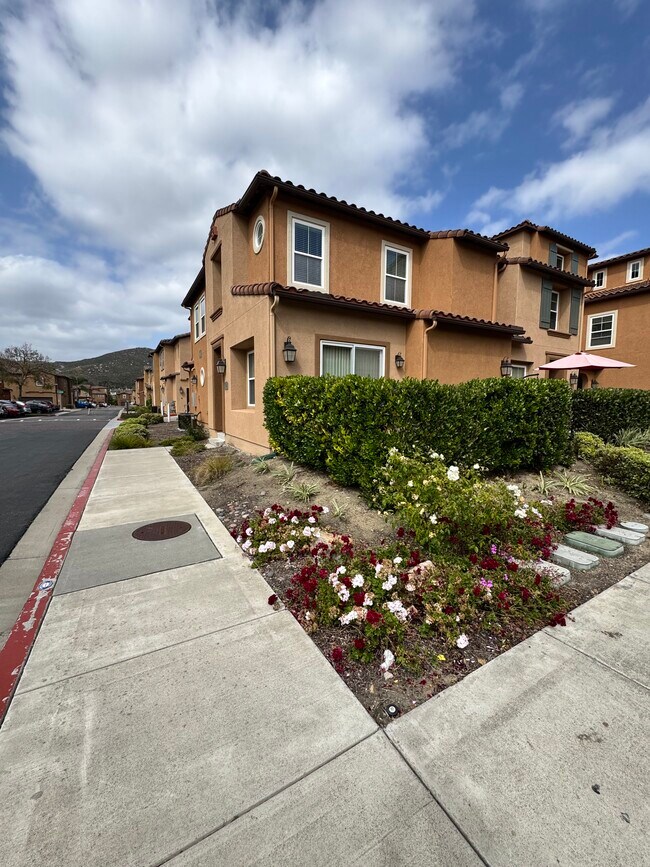Building Photo - 17011 Calle Trevino