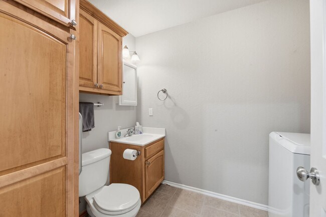 Building Photo - Move-in ready 3 Bed, 2.5 Bath, 3 Car, BA Schools