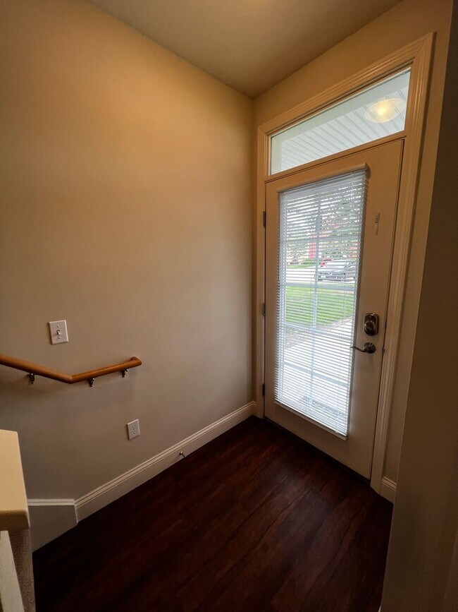 Building Photo - 251 Bayberry Cir