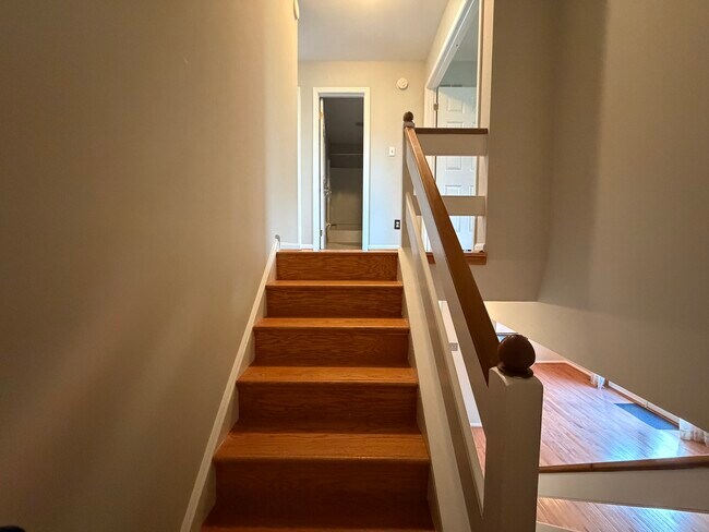 Building Photo - 727 Jacques Cir