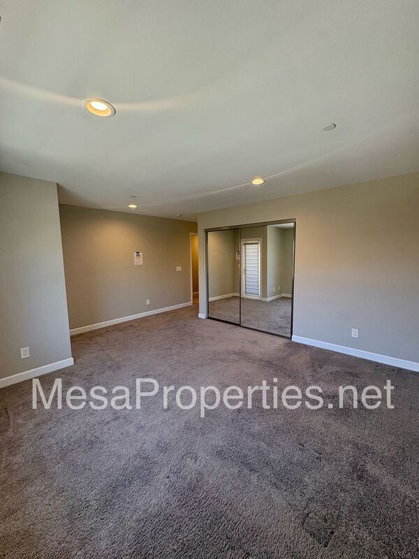 Building Photo - 16408 Valencia Ave