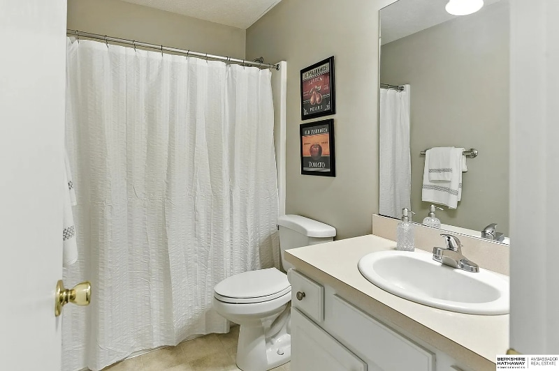 Building Photo - 16125 Timberline Dr