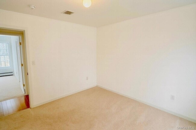 Building Photo - 18 Penny Ln