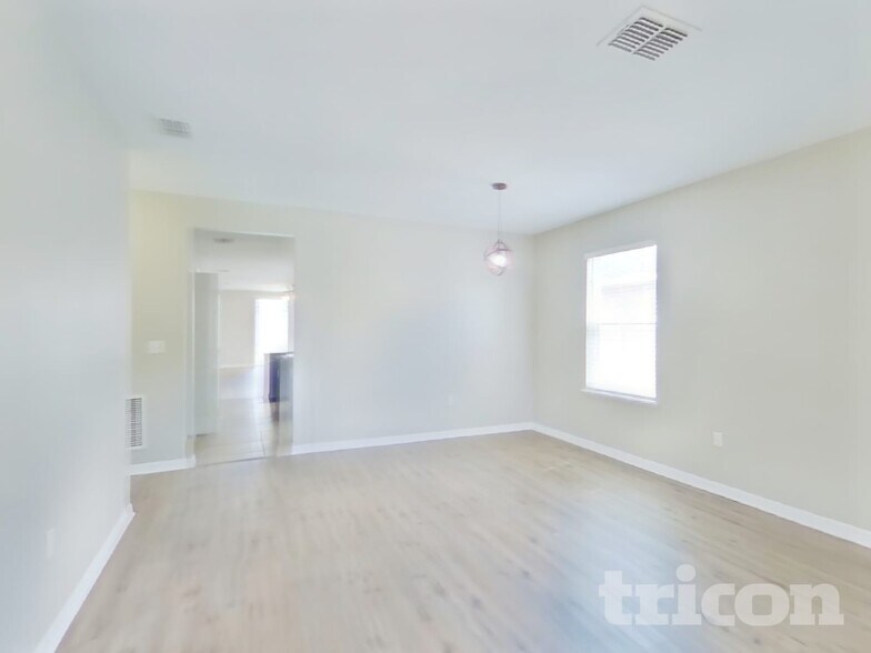 Building Photo - 1617 Tamarind Rd