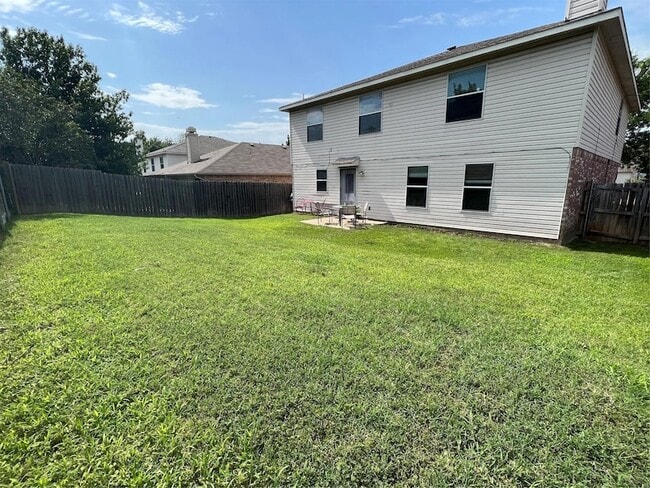 Building Photo - 2625 Lake Meadow Dr