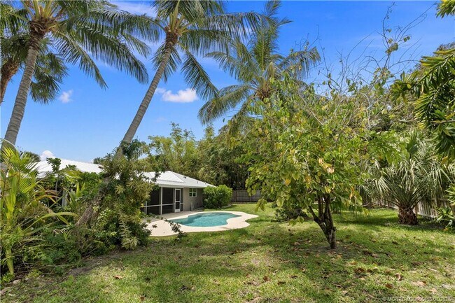Building Photo - 53 N Sewalls Point Rd