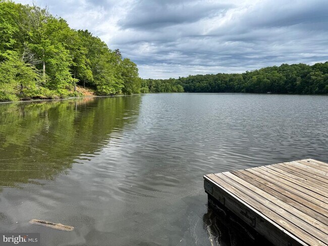 Building Photo - 6277 Occoquan Forest Dr