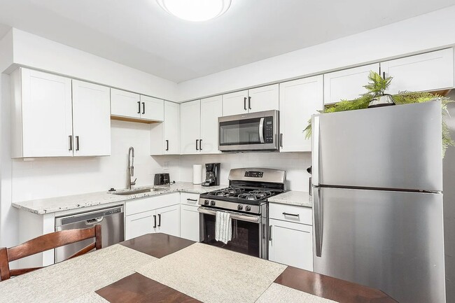 Building Photo - 413 S Ohio Ave