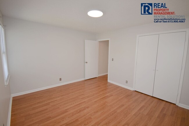 Building Photo - Spacious 3BR/2.5BA in Murfreesboro!