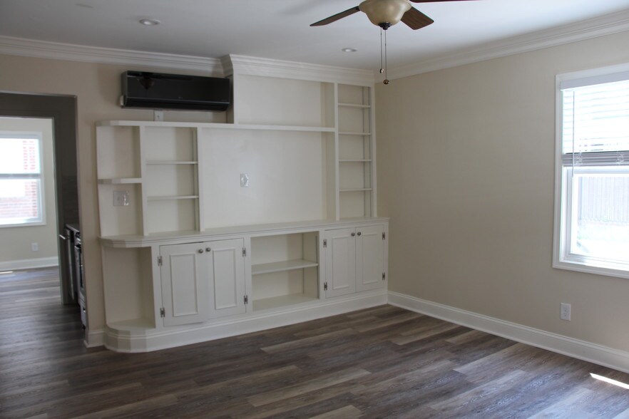 Building Photo - 720 North Monroe Street