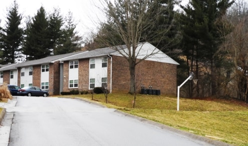 Building Photo - Bracken Creek