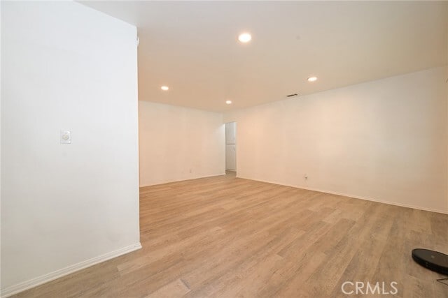 Building Photo - 153 W Green St